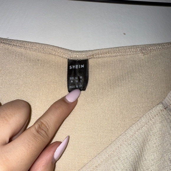 2/$15 SHEIN Cream Ruched Tie Front Crop Blouse - Picture 2 of 3